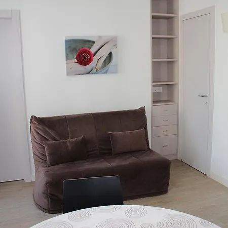 - Lenoir Appartement *
